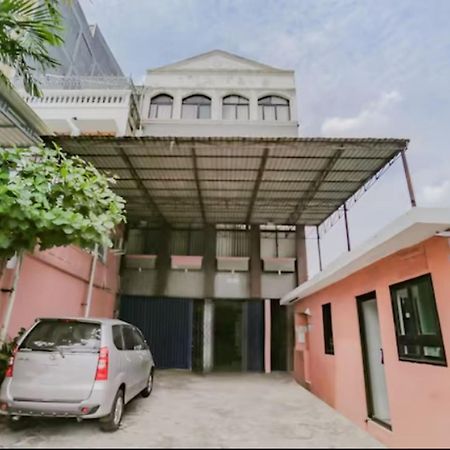 Готель Reddoorz Syariah Near Stasiun Karet Джакарта Екстер'єр фото