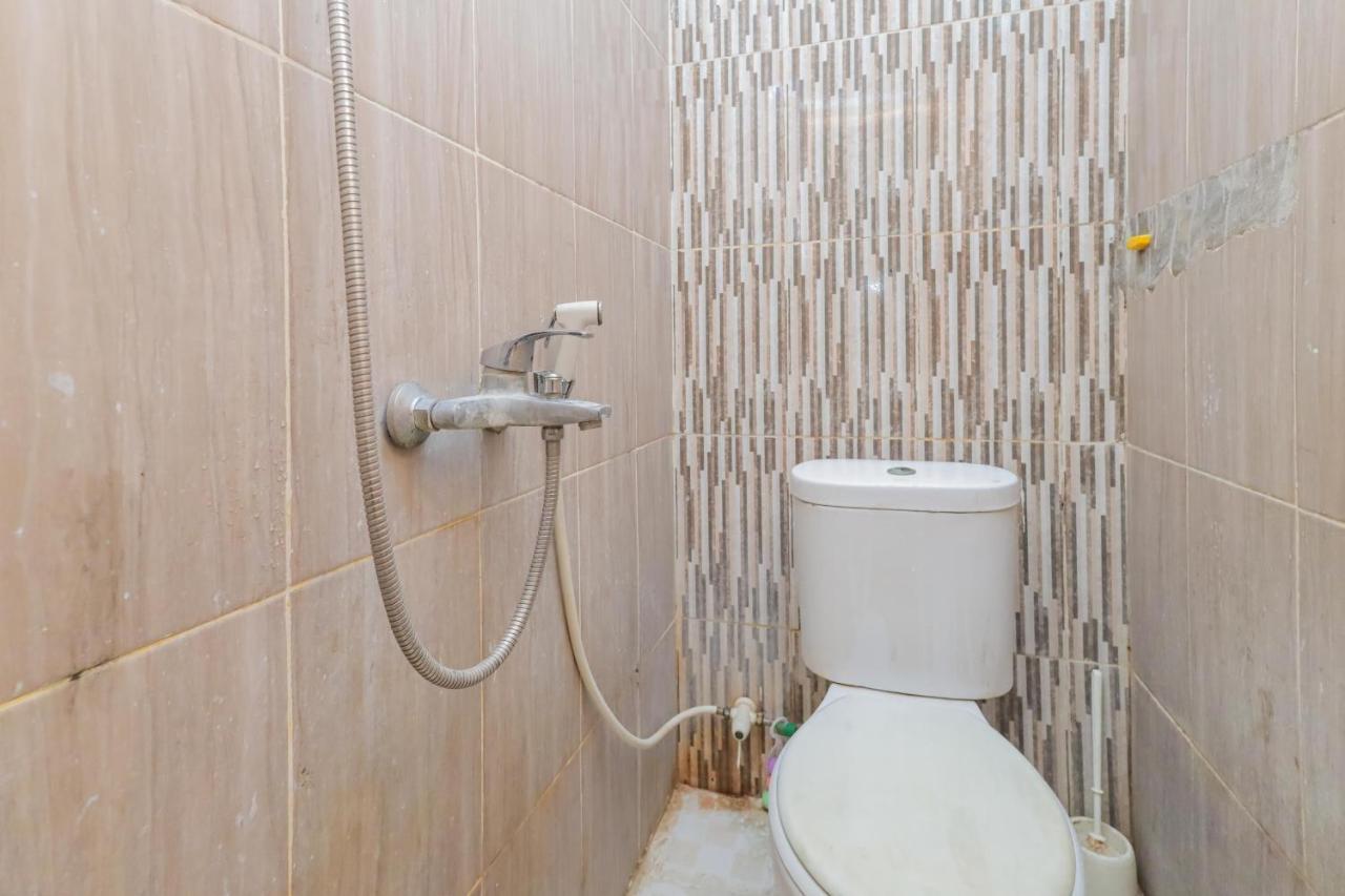 Готель Reddoorz Syariah Near Stasiun Karet Джакарта Екстер'єр фото